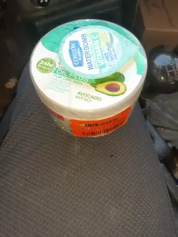 کرم آبرسان کامان سری واتربمب مدل SENSITIVE حجم 200 میلی لیتر به همراه کرم آبرسان واتر بمب مدل ویتامین C حجم 7 میلی لیتر