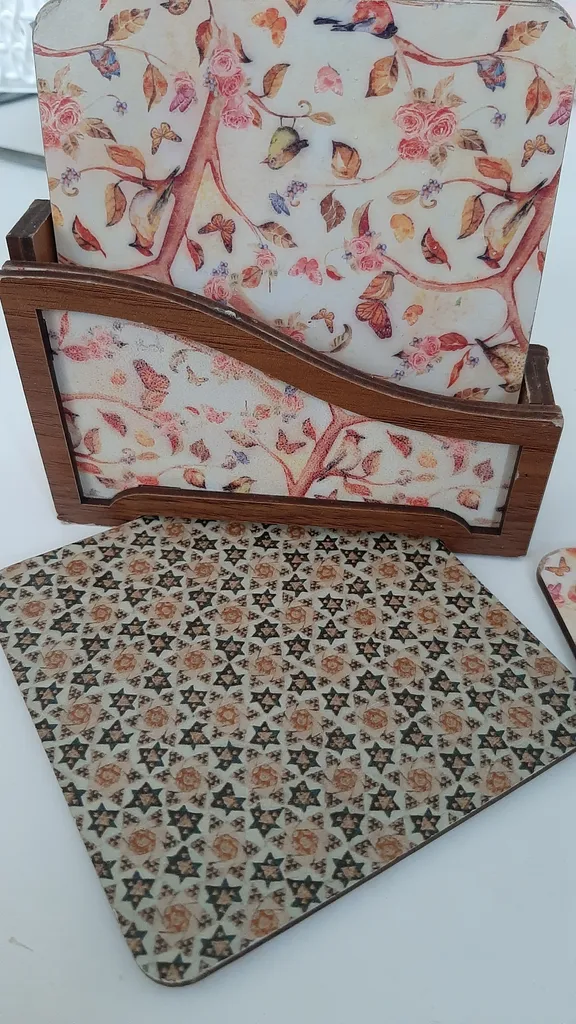 زیر لیوانی لوکسینو مدل گل و مرغ کد Shahrad_2535 بسته 6 عددی