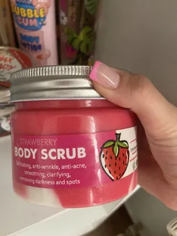 اسکراب لایه بردار پوست ایمنس هربال مدل توت فرنگی وزن 620 گرم