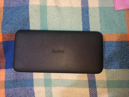 پاوربانک 18 وات شیائومی مدل Redmi ظرفیت 20000 میلی آمپرساعت به همراه کابل تبدیل microUSB