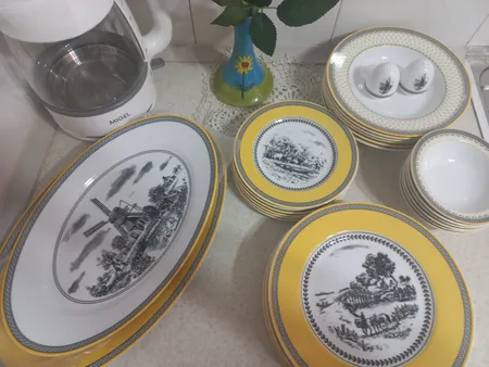 سرویس غذاخوری 28 پارچه 6 نفر چینی زرین ایران مدل ایتالیا اف Village 2 درجه یک