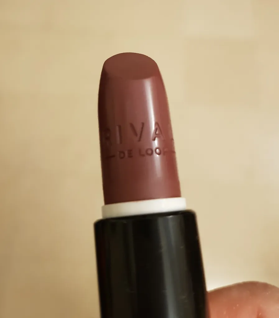 رژ لب جامد ریوال د لوپ مدل کلاسیک شماره 16