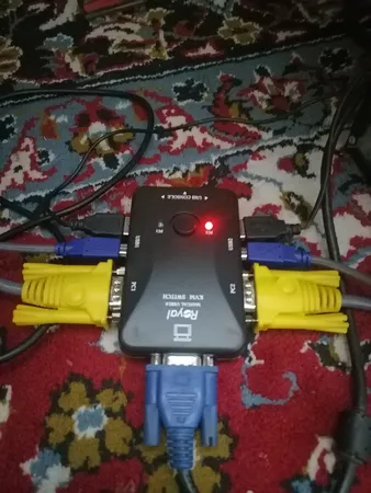 سوییچ KVM دو پورت USB مدل BAMA122 به همراه دو کابل KVM