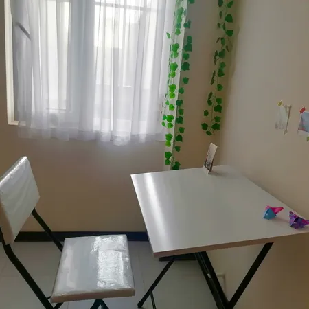 میز و صندلی تحریر تاشو و تنظیم شو باس قرمز