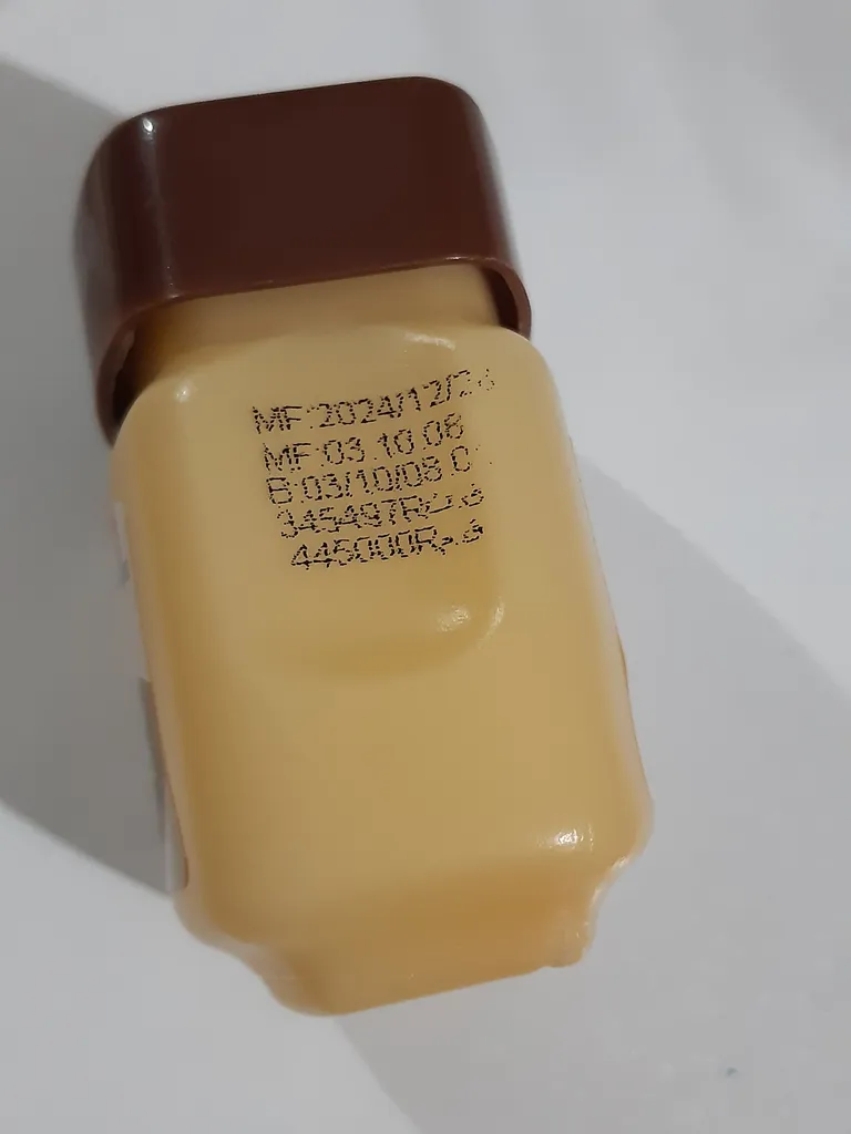 وازلین لب ساج مدل کره کاکائو