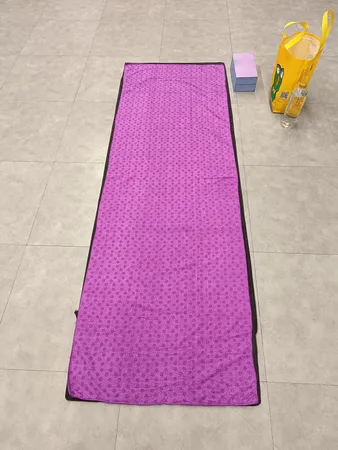 زیرانداز یوگا مدل حوله ای