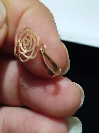 آویز گردنبند طلا 18 عیار دخترانه مدوپد طرح گل