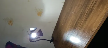 چراغ مطالعه مدل پایه گیره ای شیددار