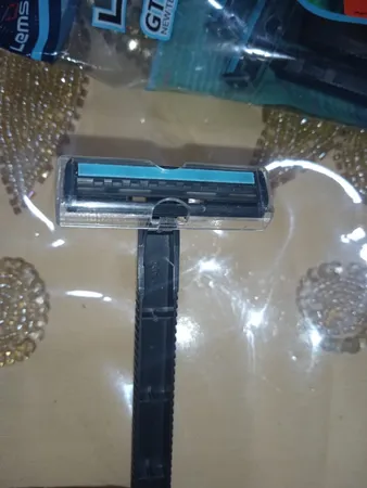 خود تراش ‏لمسر مدل GT-H بسته 5 عددی