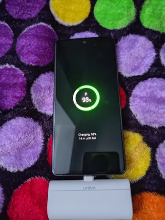 پاوربانک یونیوو مدل UN5000 USB-C ظرفیت 4500 میلی آمپر ساعت