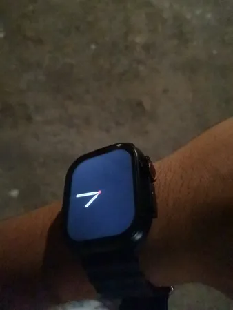 ساعت هوشمند مدل Germany KW900 ULTRA2 دارای قابلیت های صفحه نمایش رنگی بند سیلیکون