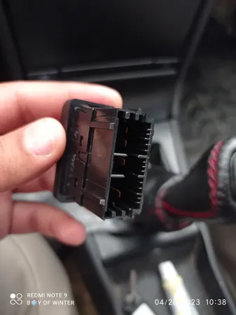 کلید مه شکن عقب ایمن تک کد 291 مناسب برای پژو 405