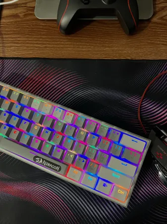 کیبورد گیمینگ ردراگون مدل K617 FIZZ، سوییچ مکانیکال قرمز، Tenkeyless، نورپردازی RGB