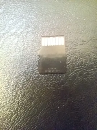 کارت حافظه‌ microSDHC کیوکسیا مدل EXCERIA کلاس 10 استاندارد UHS-I U1 سرعت 100MBps ظرفیت 32 گیگابایت به همراه آداپتور SD