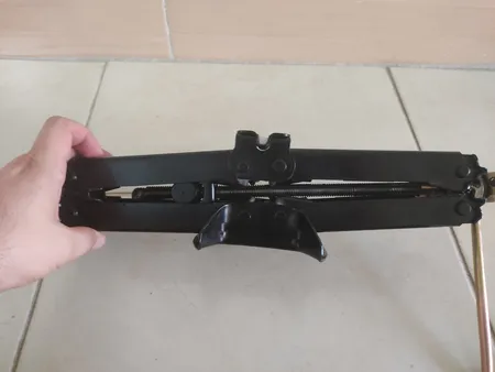 جک خودرو چیکال مدل CH-J 007 مناسب برای پژو پارس  ظرفیت 850 کیلو گرم