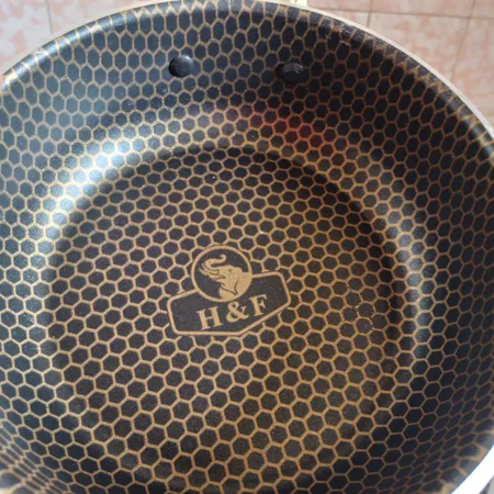 سرویس پخت و پز 14 پارچه هلنا طرح چدن مدل لانه زنبوری