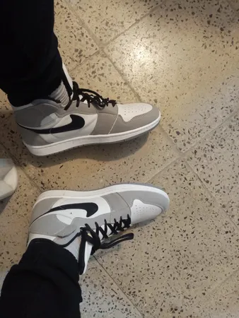کفش مخصوص دویدن مدل Air Jordan 1 Mid Light Smoke