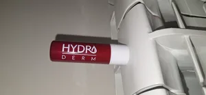 تجریه خرید بالم مرطوب کننده لب هیدرودرم مدل CHERRY BLOSSOM