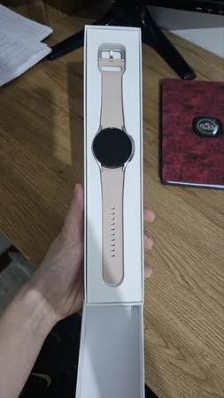 ساعت هوشمند 40 میلی‌متری سامسونگ مدل Galaxy Watch4 با بند سیلیکونی