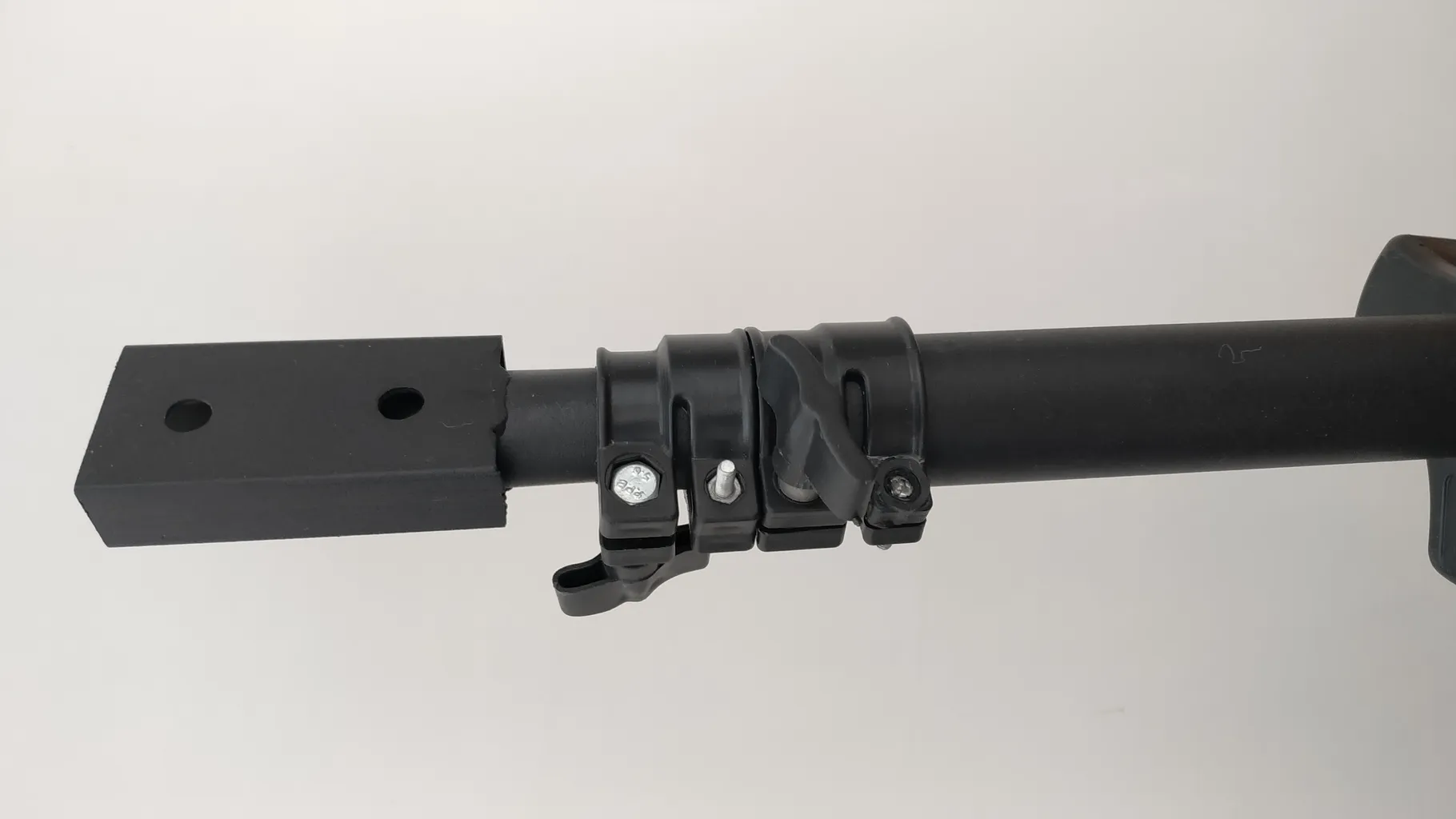 پایه پروژکتور پرتابل مدل سه پایه دار یک طبقه