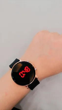 ساعت مچی دیجیتال زنانه مدل F01