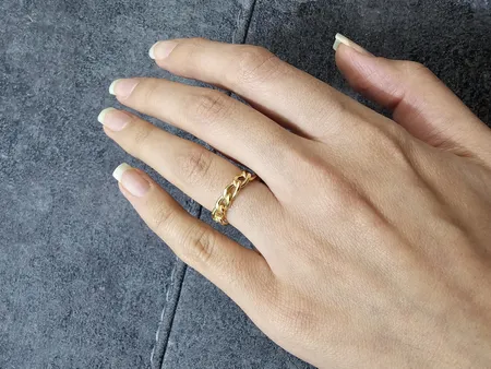 انگشتر طلا 18 عیار زنانه با طرح کارتیه دوست خوب مدل dk392 سایز 51