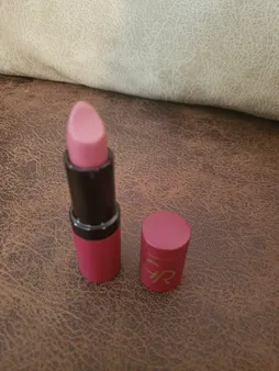 رژلب جامد گلدن رز مدل Velvet شماره 02