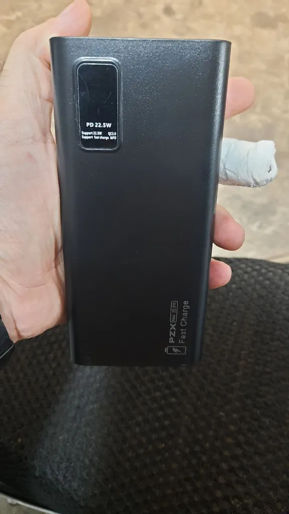 پاوربانک پی زد ایکس مدل V83 Fast Charge 22.5W ظرفیت 20000 میلی آمپر ساعت