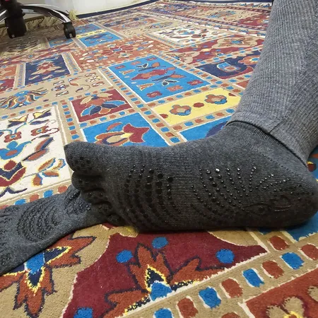 جوراب پیلاتس زنانه مدل انگشتی