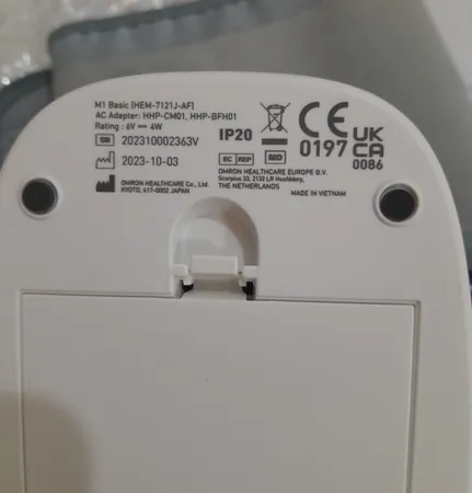 فشارسنج بازویی امرن مدل آداپتور  دار کد M 1 Basic