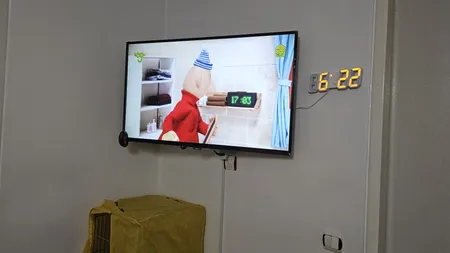 ساعت دیواری و رومیزی مدل X Segment Clock