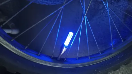 چراغ چرخ دوچرخه آیرون من مدل Rb20 بسته 2 عددی