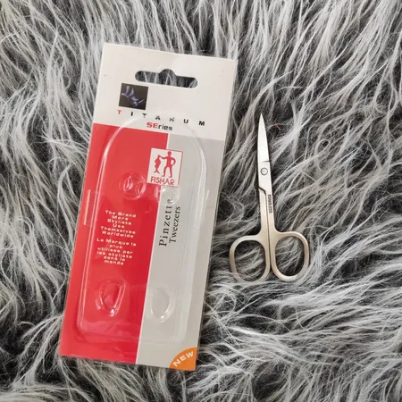 قیچی ابرو مدل HQ3000