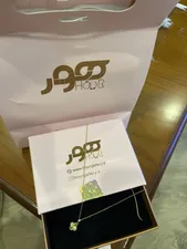 تجریه خرید آویز گردنبند طلا 18 عیار زنانه هور گالری مدل ونکلیف مینیمال بزرگ کد RCP200