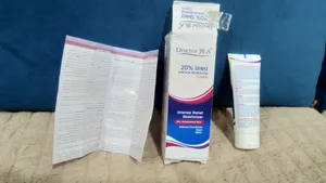 تجریه خرید کرم مرطوب کننده دکتر ژیلا مدل اوره 20 درصد مناسب پوست های خشک حجم 75 میلی لیتر