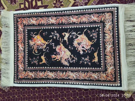 فرش ماشینی زانیس مدل سنتی طرح قم زمینه مشکی