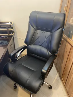 صندلی مدیریتی وارنا مدل M9001