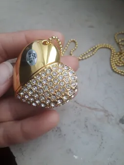 فلش مموری طرح قلب مدل UJ-004 ظرفیت 64 گیگابایت