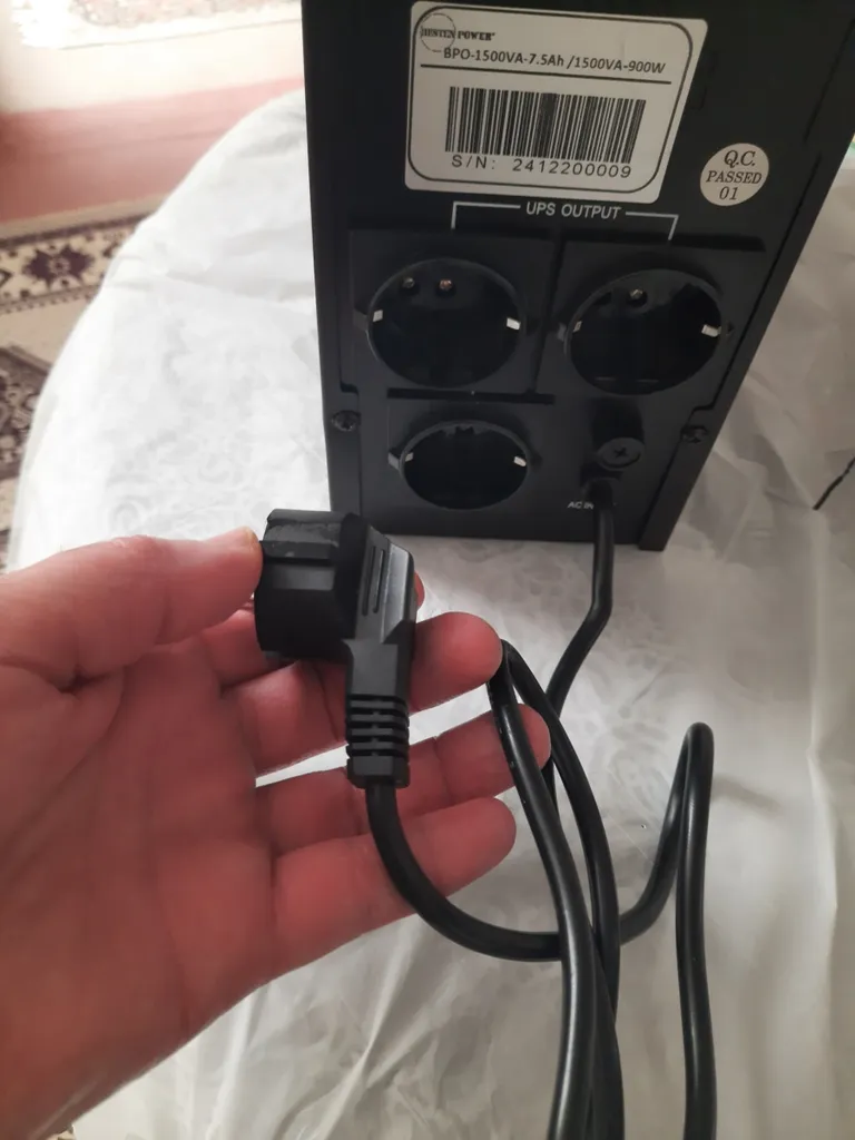 یو پی اس بستن پاور مدل BPO-1500VA-7.5Ah با ظرفیت 1500ولت آمپر به همراه باتری داخلی