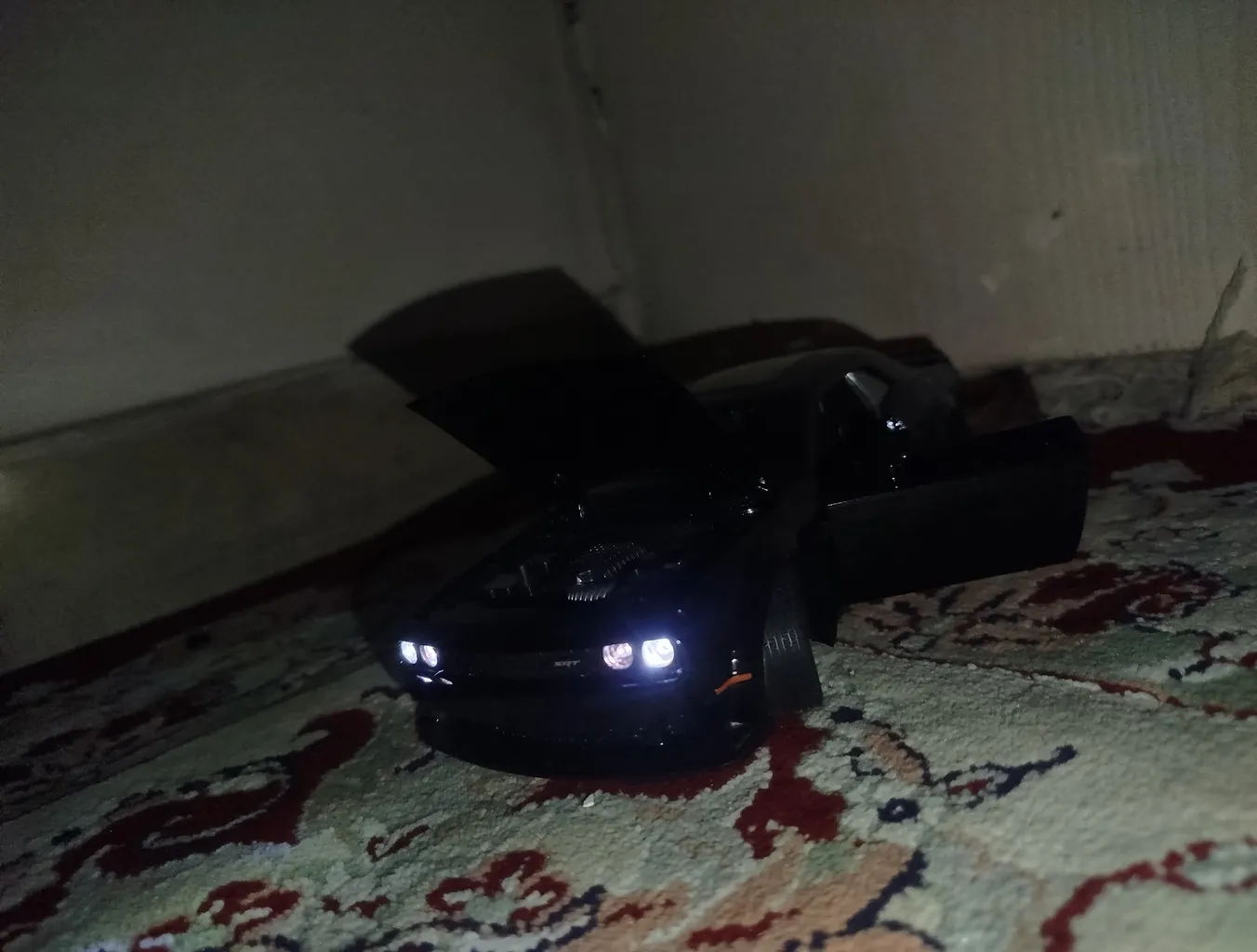 ماشین بازی مدل دوج چلنجر هلکت