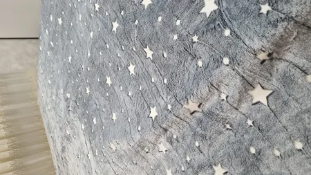 پتو مسافرتی مدل شبنما ستاره دنباله دار سایز 150x210 سانتی متر