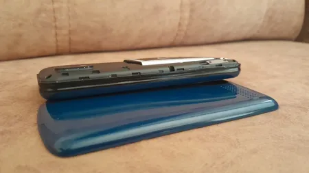 گوشی موبایل جی ال ایکس مدل R2401