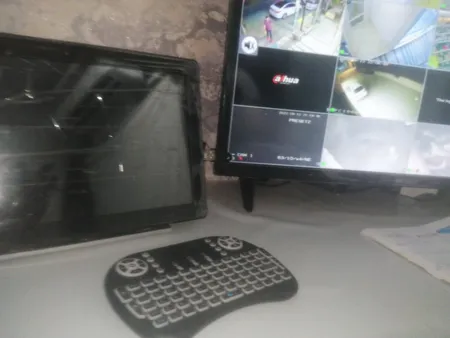 مینی کیبورد بی‌سیم همراه با تاچ‌پد مدل 08RF/2.2 Persian