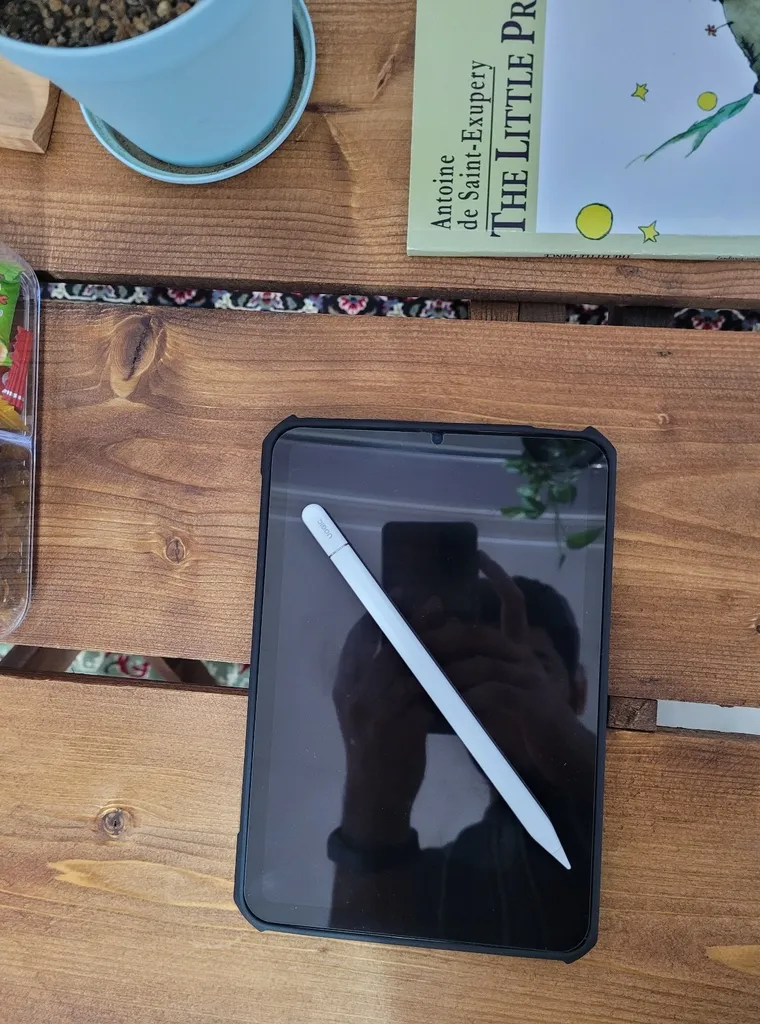 قلم لمسی یوجیک مدل Ipad Q1S مناسب برای تبلت اپل Ipad pro