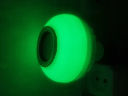 چراغ LED موزیکال دارای اسپیکر بلوتوثی