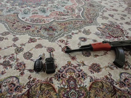 تفنگ اسباب بازی گلدن گان مدل AK-47