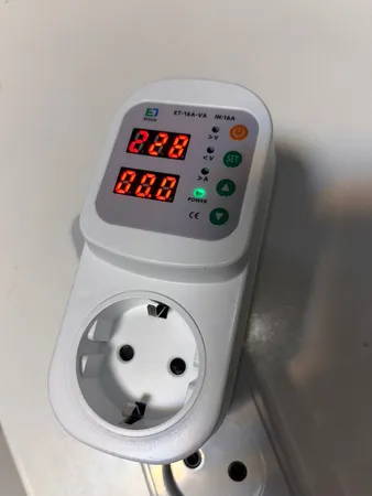 محافظ ولتاژ اتکو مدل ET-16A-VA