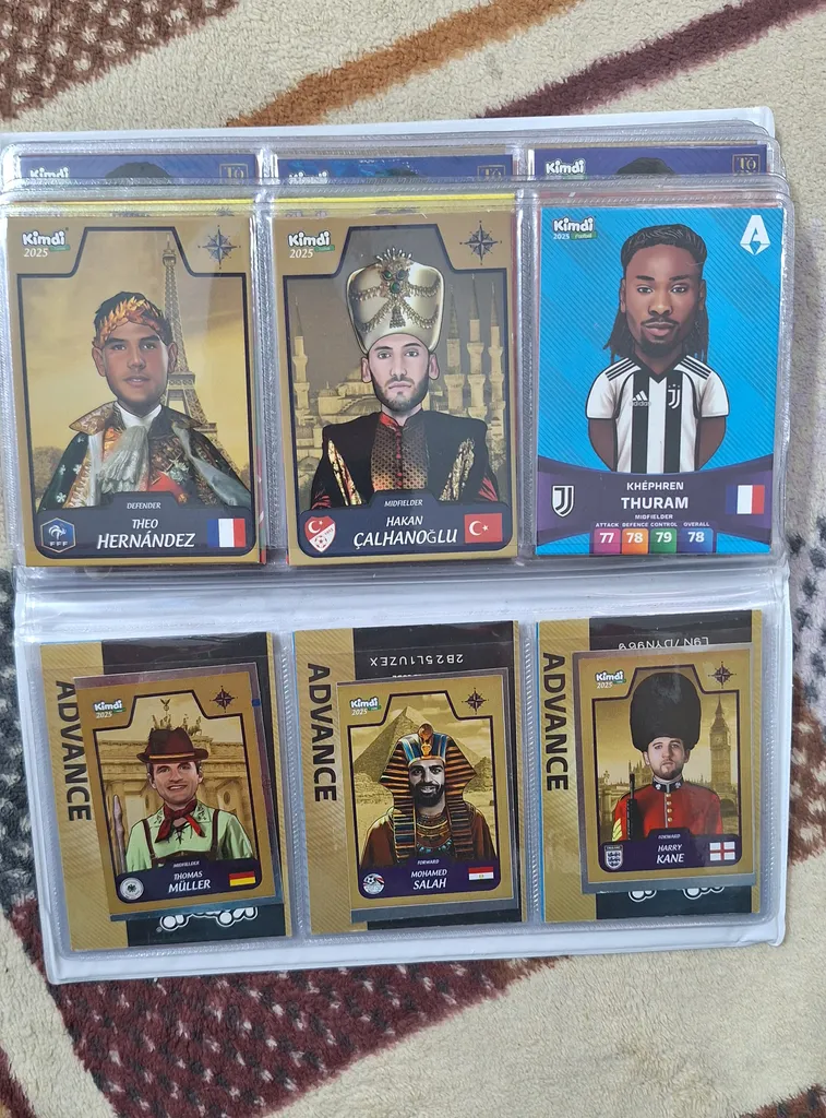 سکوی قهرمانی کیمدی مدل سکوی قهرمانی تیم محبوب من استند 26 فیگوری