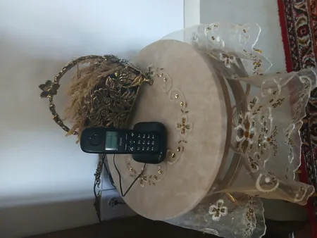 میز عسلی مدل فلزی کلاسیک