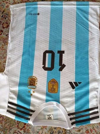 ست پیراهن و شورت ورزشی پسرانه طرح آرژانتین مدل مسی 2023